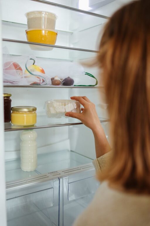 How to Keep a Tidy Fridge and Pantry: Simple Steps for Organized Storage